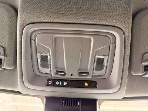 Used 2025 Chevrolet Silverado 1500 LT image 54