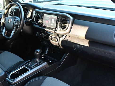 Used 2021 Toyota Tacoma TRD Sport w/ Technology Package image 34