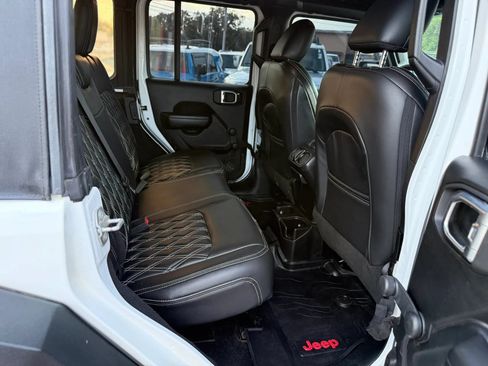 Used 2018 Jeep Wrangler Unlimited Sport AWD/4WD image 12
