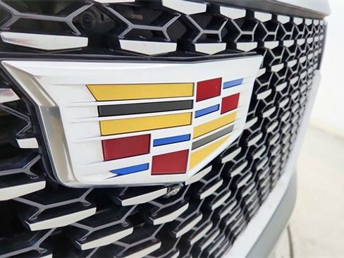 Used 2023 Cadillac Escalade Premium Luxury w/ Performance Package image 16