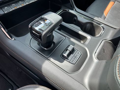Used 2023 GMC Sierra 1500 AT4 w/ AT4 Premium Package AWD/4WD image 25