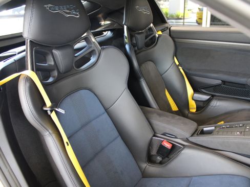 Used 2023 Porsche 718 Cayman GT4 RS image 32