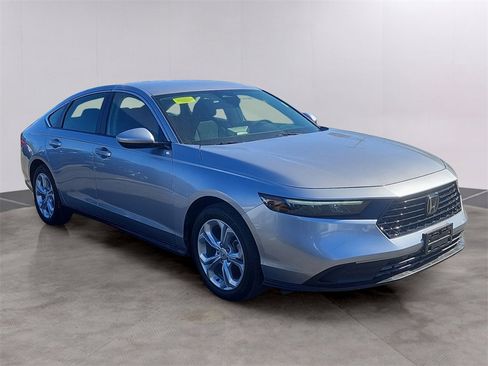 Certified 2023 Honda Accord LX image 3