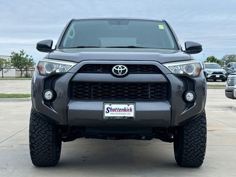 Used 2018 Toyota 4Runner SR5 image 2