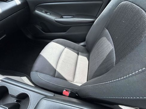 Used 2025 Nissan Altima 2.5 SV AWD/4WD image 14