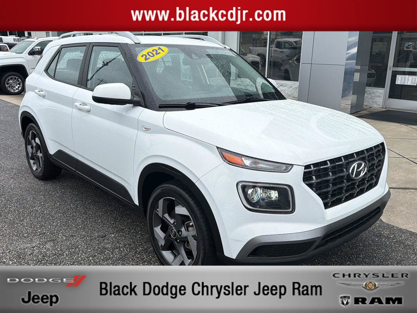 Used 2021 Hyundai Venue SEL w/ Premium Package FWD image 1
