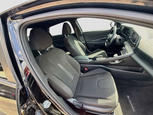 Used 2025 Hyundai Elantra Sport FWD image 33