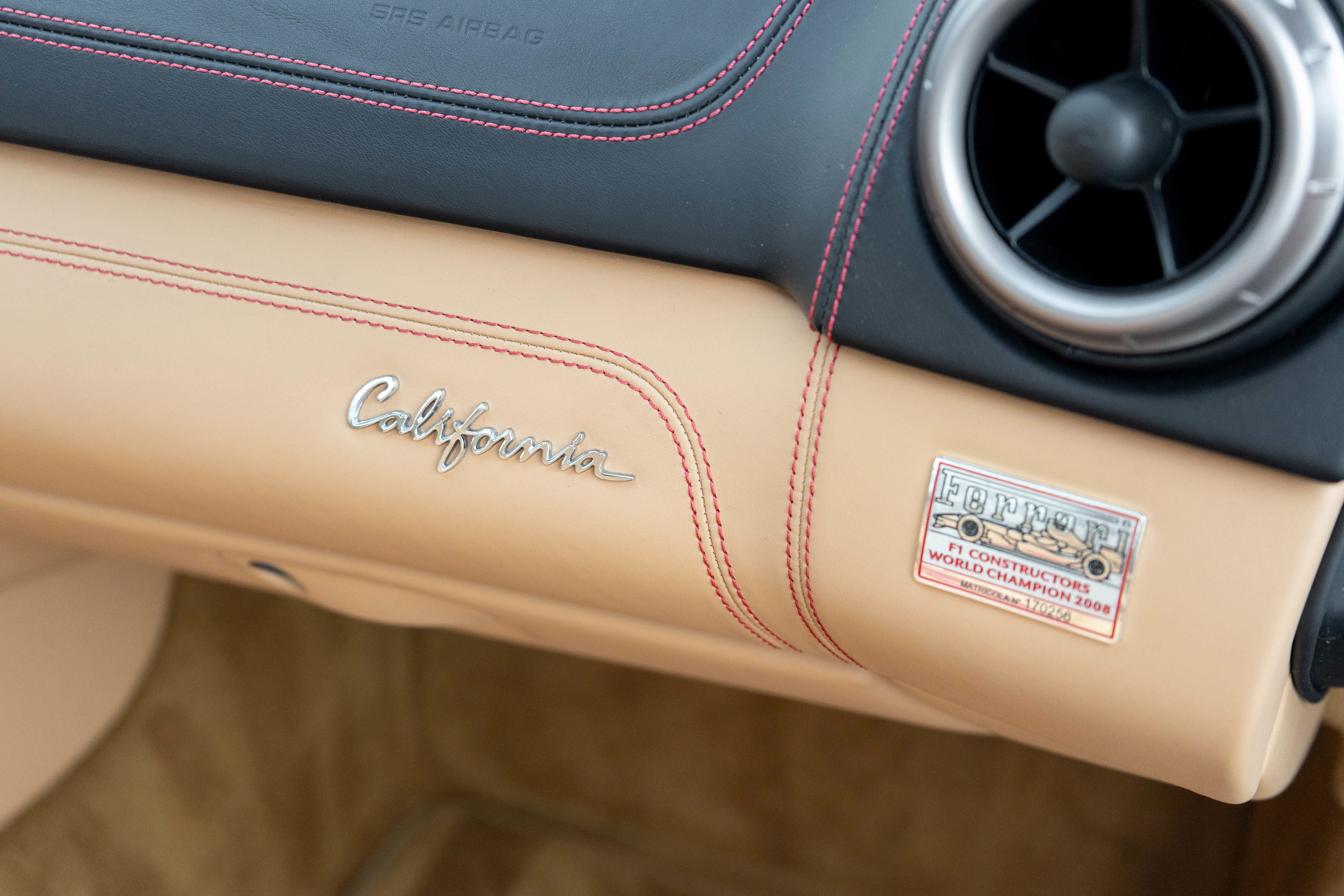 Used 2010 Ferrari California RWD image 30