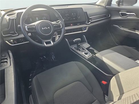 Certified 2025 Kia Sportage LX image 10