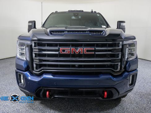 Used 2023 GMC Sierra 2500 AT4 w/ AT4 Preferred Package AWD/4WD image 2