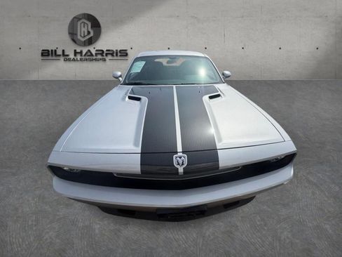 Used 2009 Dodge Challenger SRT8 w/ SRT Option Group II RWD image 4