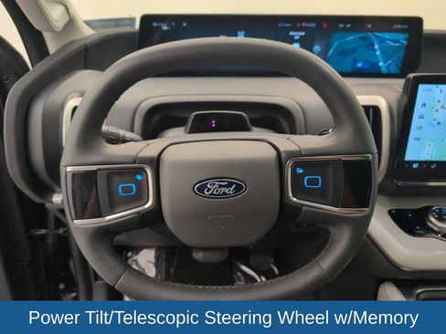 Certified 2025 Ford Expedition Active image 36