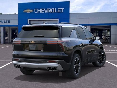 New 2027 Chevrolet Traverse LT w/ Sun and Wheel Package FWD image 4