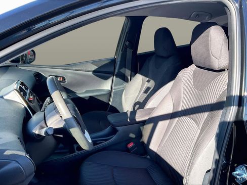 Used 2017 Toyota Prius Two image 8