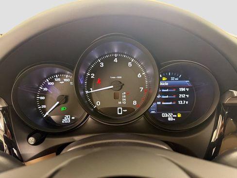 New 2026 Porsche Macan AWD/4WD image 13