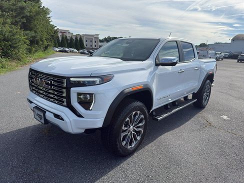 New 2026 GMC Canyon Denali AWD/4WD image 2