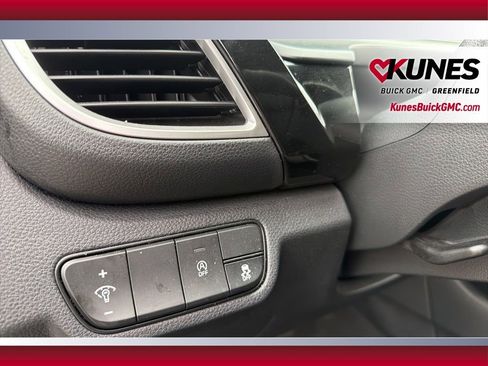 Used 2025 Kia Seltos S image 17