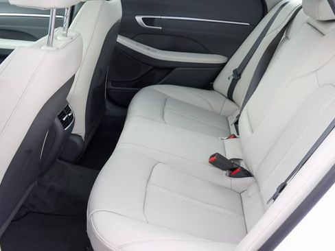New 2026 Hyundai Sonata Limited FWD image 17
