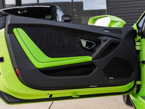 Used 2023 Lamborghini Huracan EVO image 23