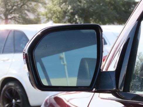 Used 2021 Ford Expedition XLT image 19