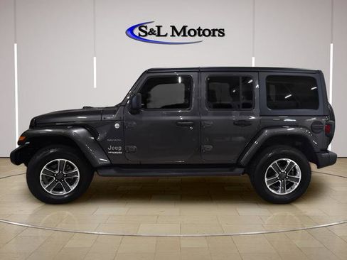Used 2021 Jeep Wrangler Unlimited Sahara AWD/4WD image 3