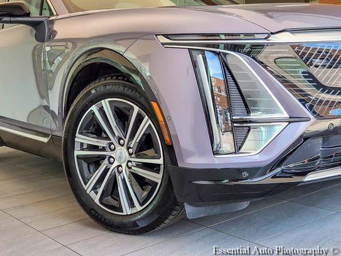 Certified 2024 Cadillac Lyriq Luxury w/ LPO, Floor Liner Package AWD/4WD image 4