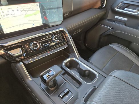 Used 2025 GMC Sierra 1500 Denali image 14