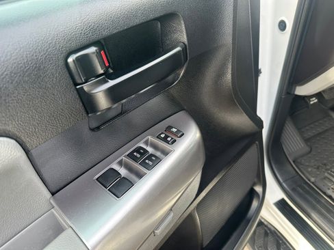 Used 2019 Toyota Sequoia SR5 image 29