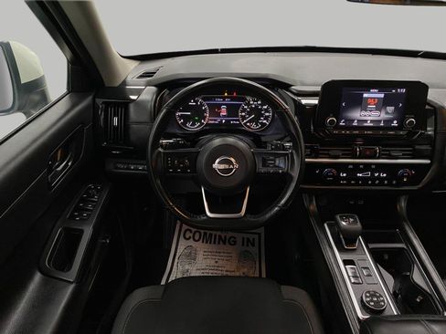 Used 2025 Nissan Pathfinder SV AWD/4WD image 14