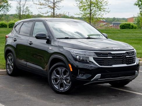 Used 2025 Kia Seltos LX AWD/4WD image 6