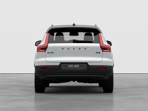 New 2026 Volvo XC40 B5 Ultra w/ Protection Package Premier AWD/4WD image 4