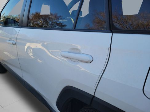 Certified 2021 Toyota RAV4 LE image 21