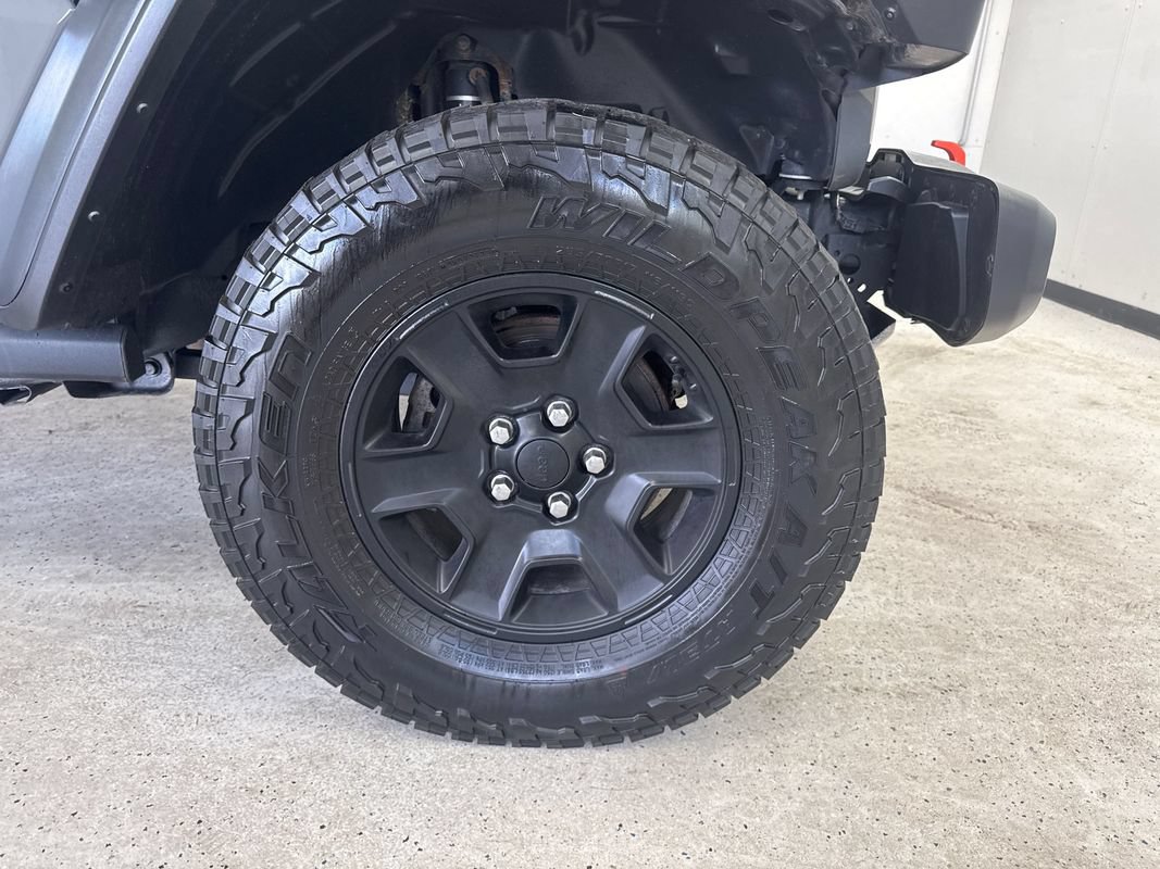 Used 2021 Jeep Gladiator Mojave w/ LED Lighting Group AWD/4WD image 37