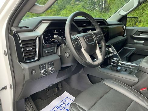 Used 2024 GMC Sierra 1500 Denali w/ Technology Package image 16