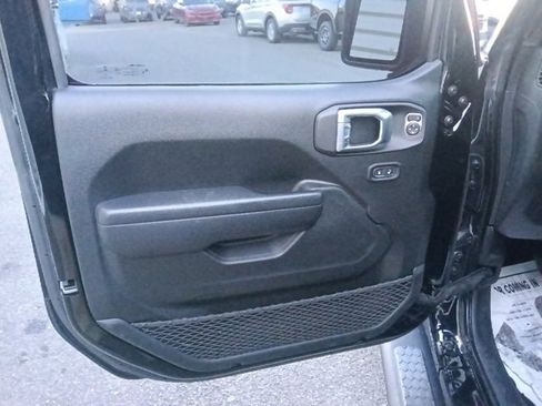 Used 2022 Jeep Wrangler Unlimited Sport S image 11