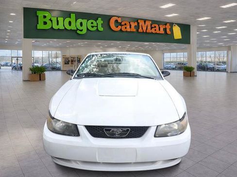 Used 2004 Ford Mustang Convertible RWD image 2