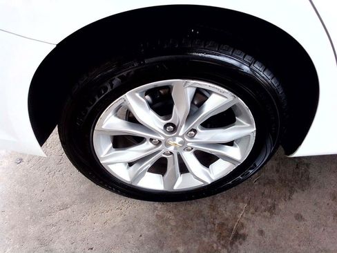 Used 2022 Chevrolet Malibu LT FWD image 27