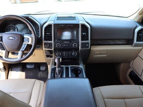 Used 2019 Ford F150 Lariat image 12