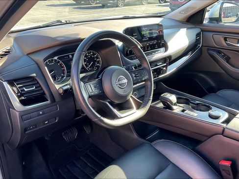 Used 2022 Nissan Rogue SL w/ SL Premium Package image 13