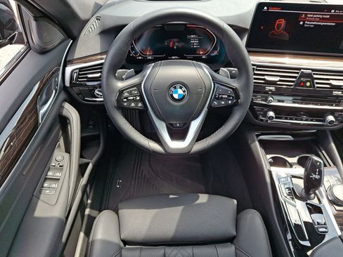 Certified 2023 BMW 530i xDrive w/ Premium Package AWD/4WD image 11