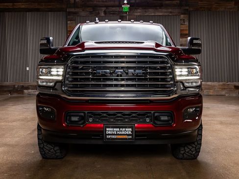 Used 2023 RAM 3500 Limited image 2