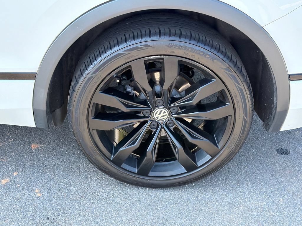 Used 2021 Volkswagen Tiguan SE R-Line FWD image 19