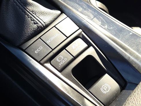 Used 2025 Toyota Camry SE FWD image 24