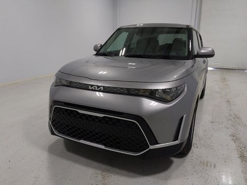 Used 2025 Kia Soul LX image 15