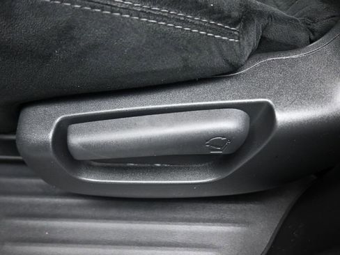 Used 2015 Nissan Pathfinder S image 31