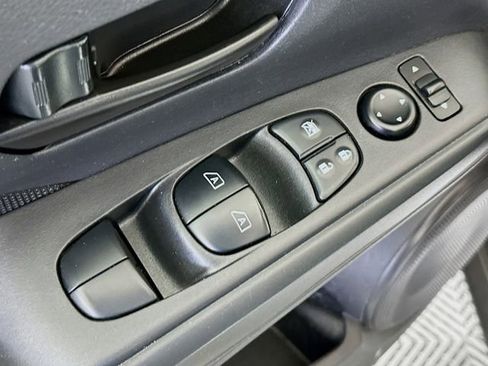 Used 2024 Nissan Kicks S image 19