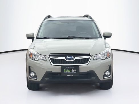 Used 2017 Subaru Crosstrek 2.0i Premium w/ Moonroof Package AWD/4WD image 2