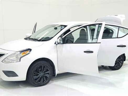 Used 2016 Nissan Versa S Plus image 27