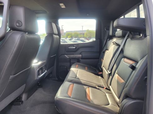 Used 2021 GMC Sierra 1500 AT4 w/ AT4 Preferred Package AWD/4WD image 11