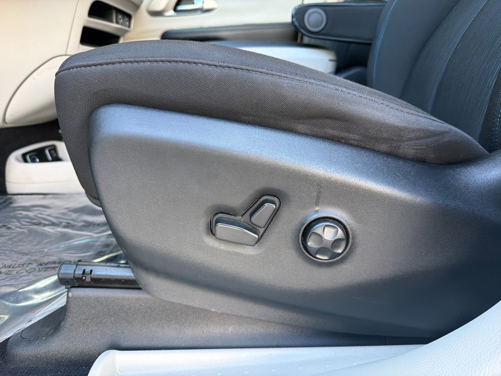 Used 2021 Chrysler Pacifica Touring FWD image 13